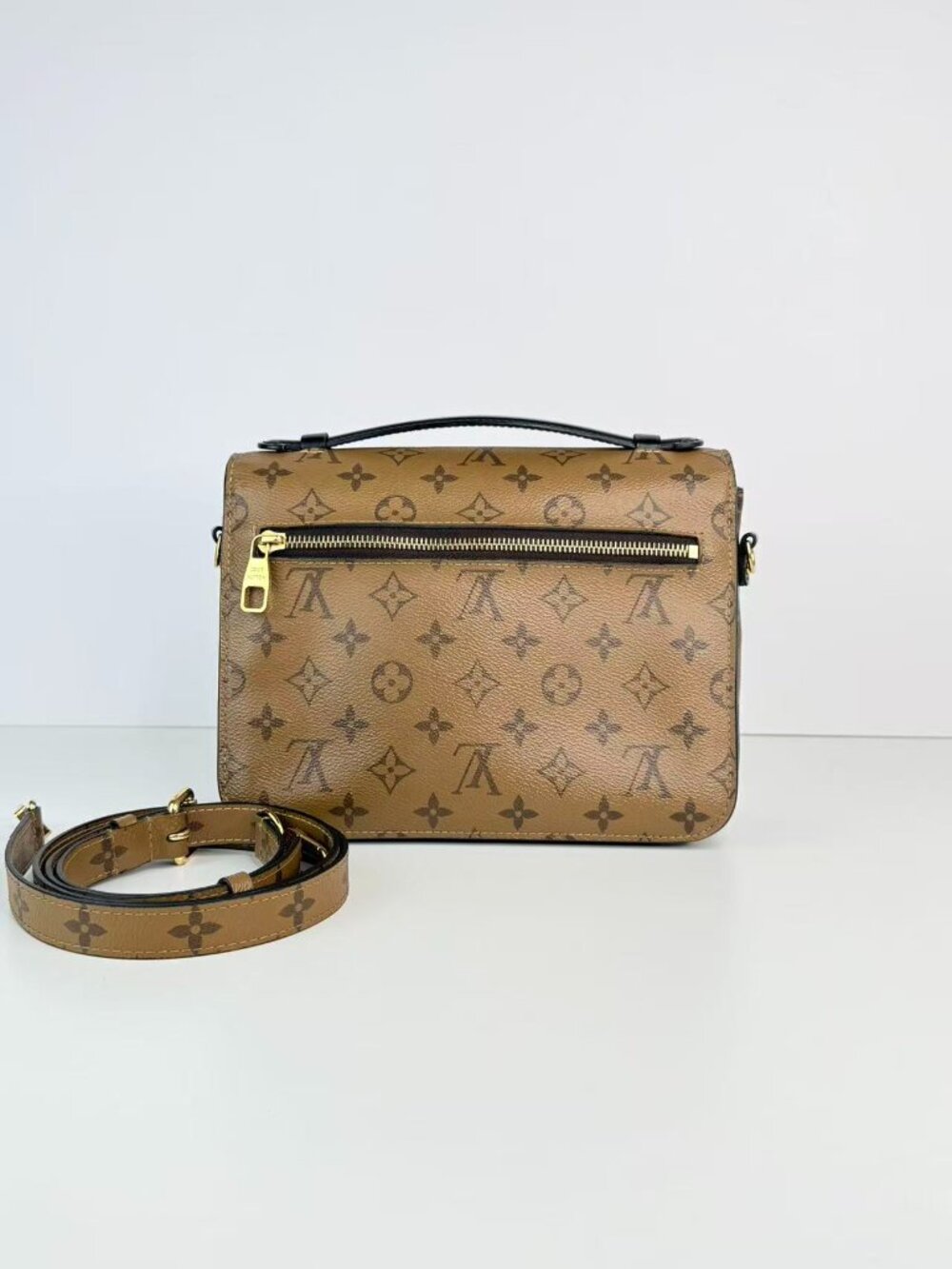 Louis Vuitton Pochette Métis MM Monogram Reverse Canvas Crossbody Shoulder Bag - Picture 3 of 13